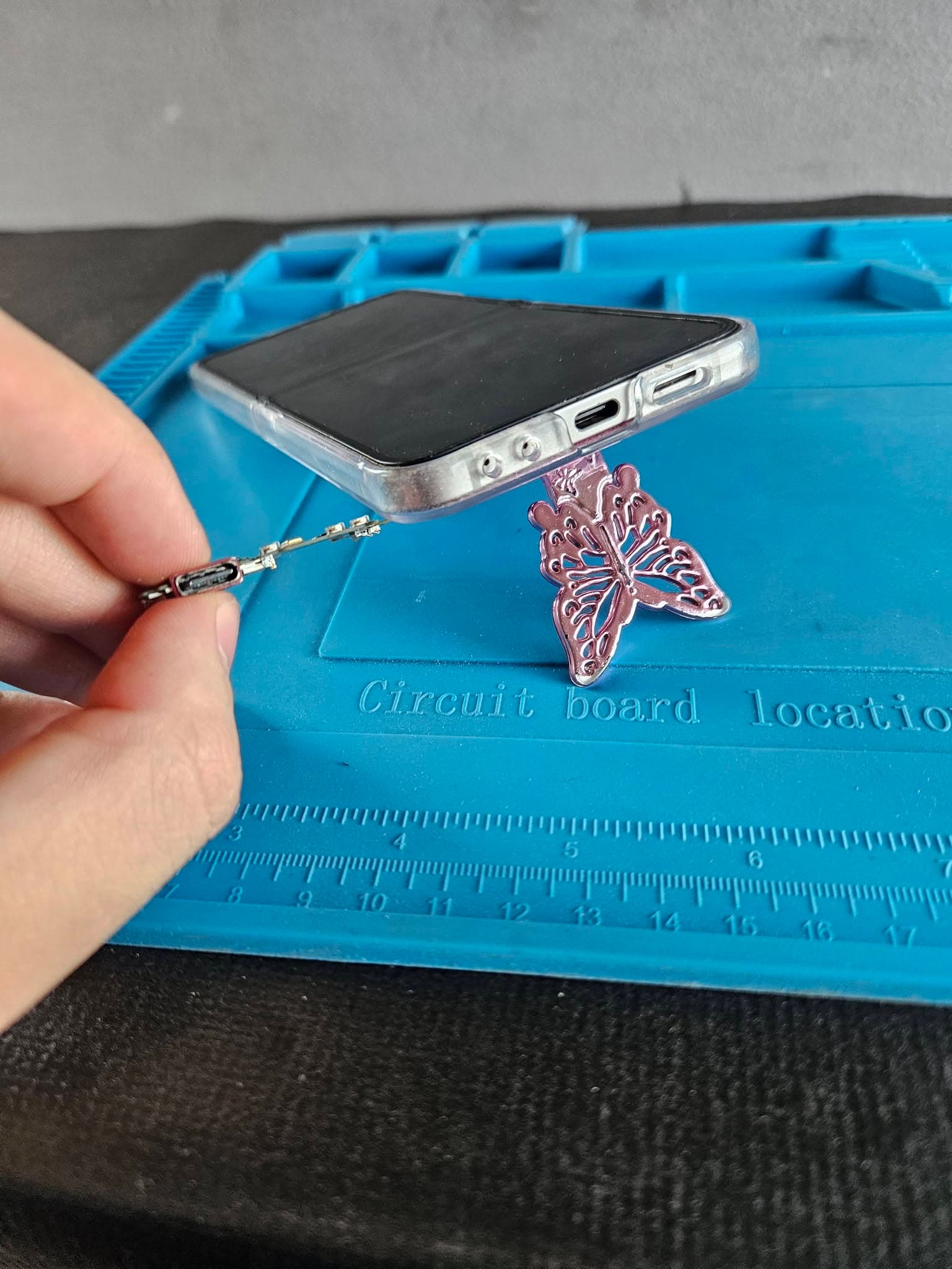 Real MPR phone charging-port repair work